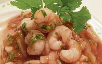 Preparación de ceviche de camarones: sabor y tradición