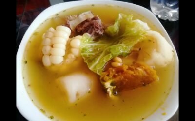 Cómo preparar caldo de cordero con receta peruana